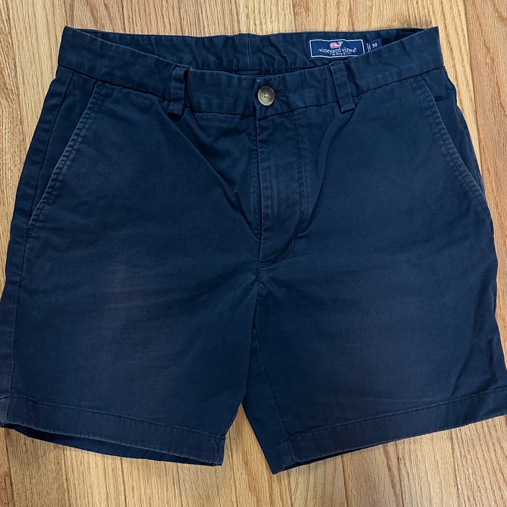 Vineyard Vines Dark Blue Men's Flat Front Shorts size 30 7 inch